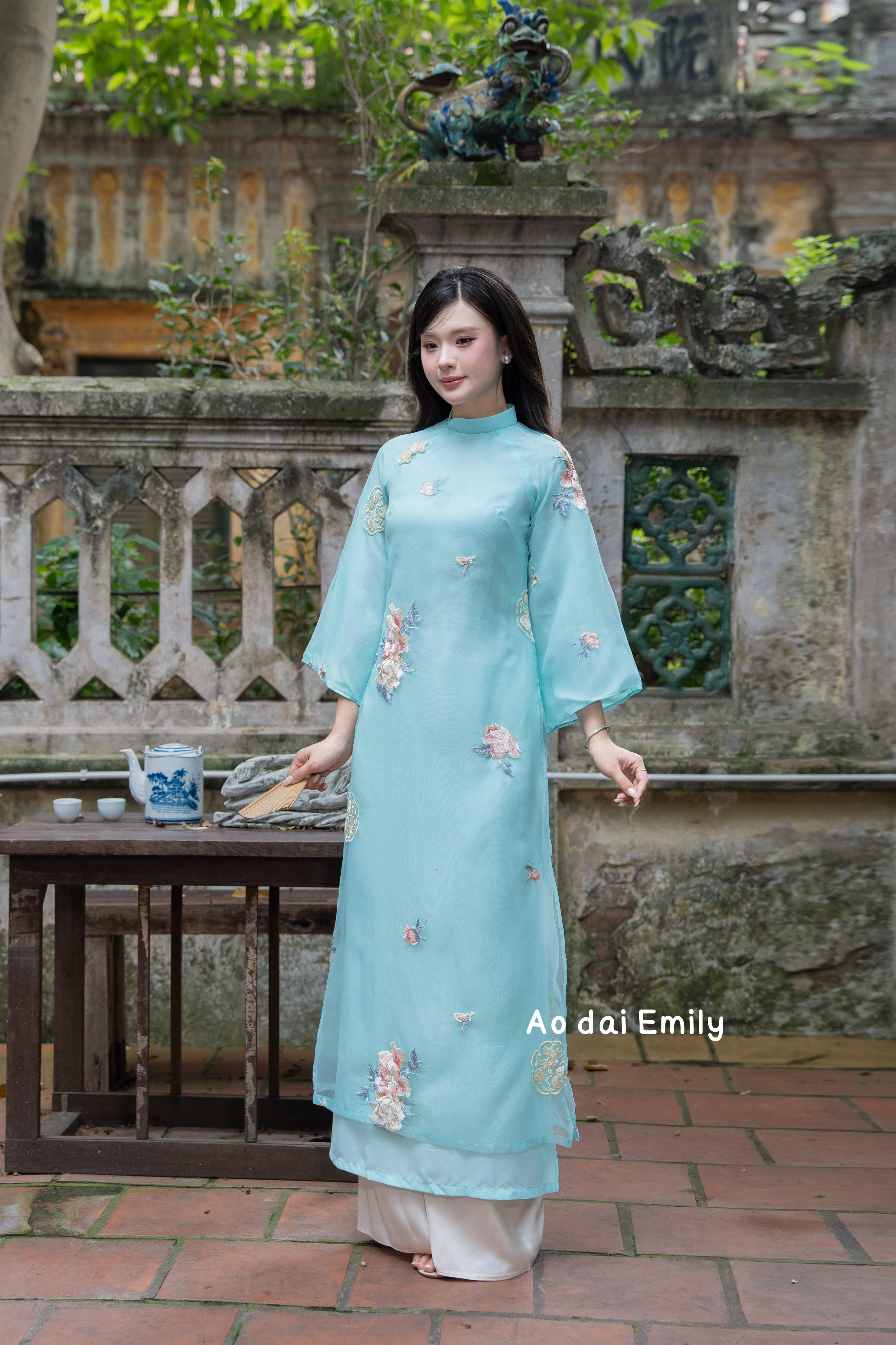 Embroidery flowers Modern ao dai| Oleander