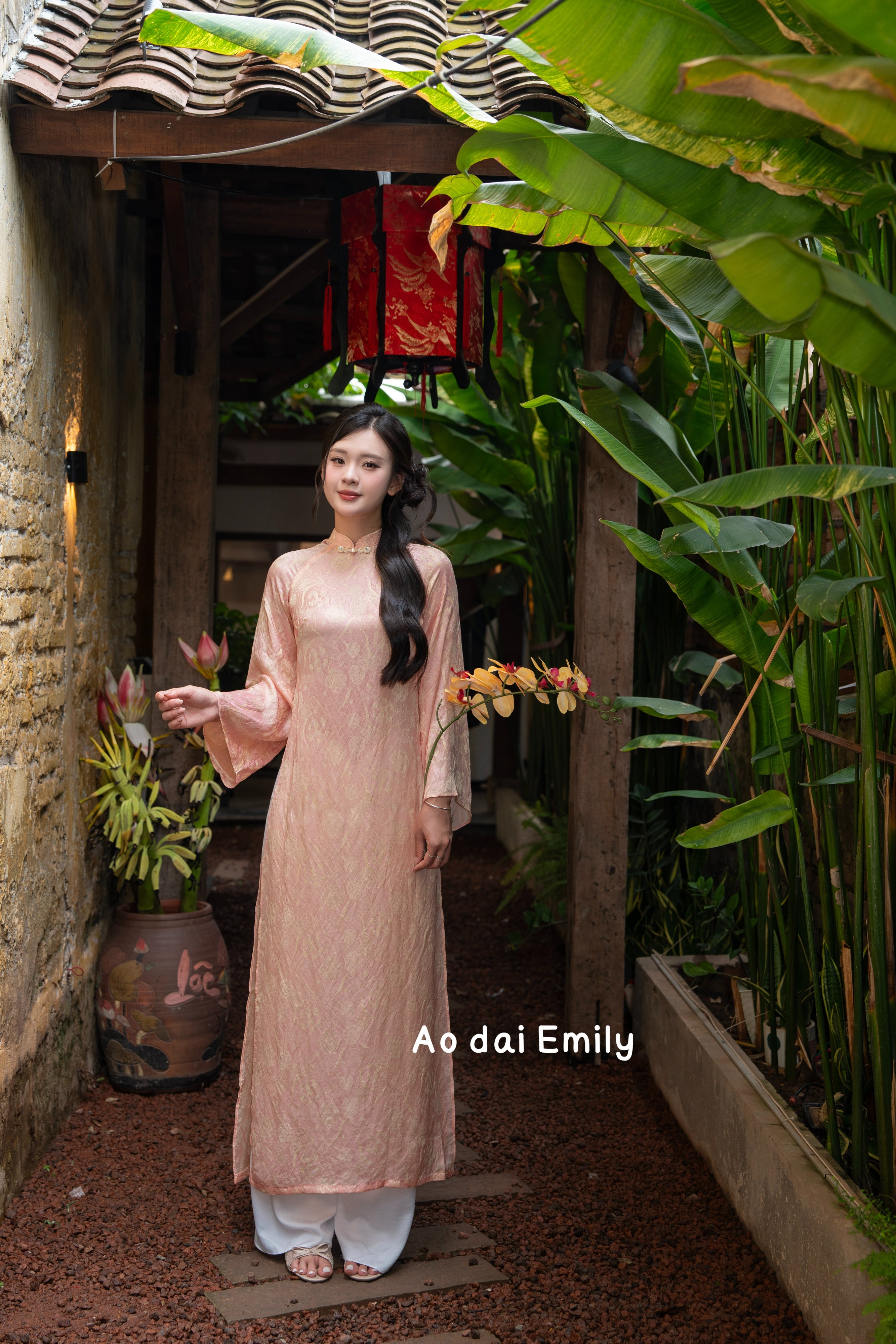 Loose Pink/cream modern ao dai with buttons collar | Rain lily