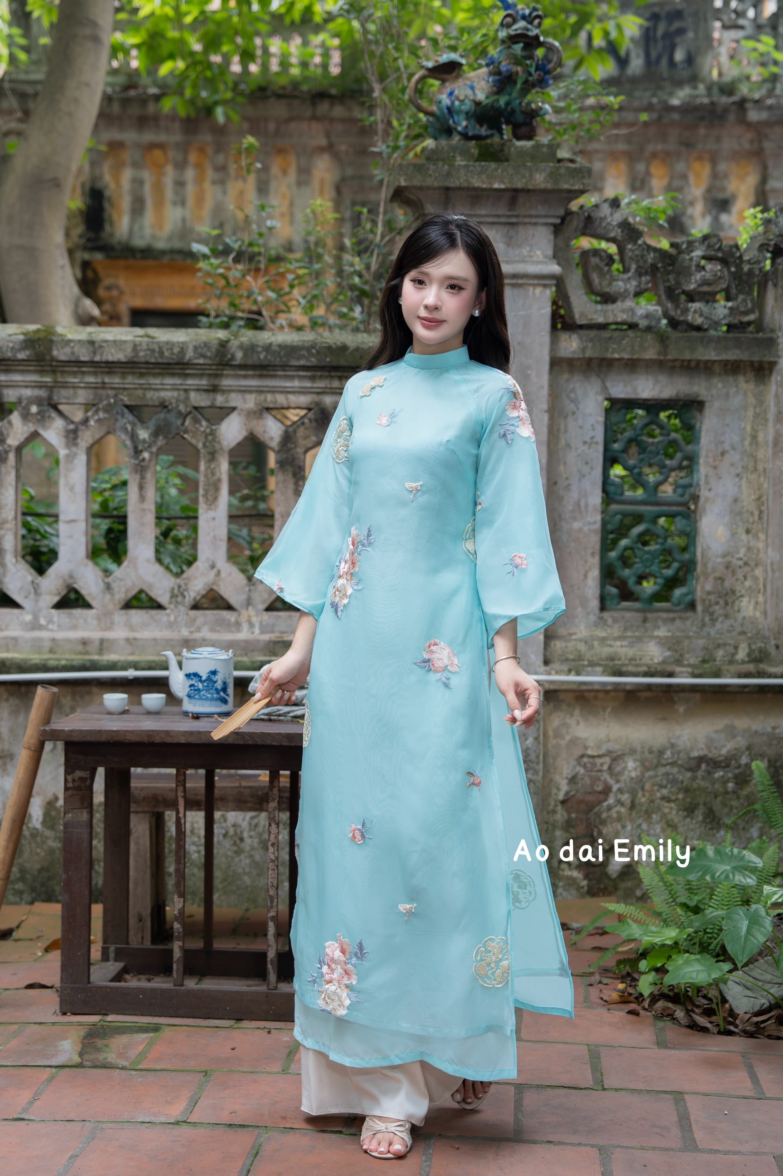 Embroidery flowers Modern ao dai| Oleander