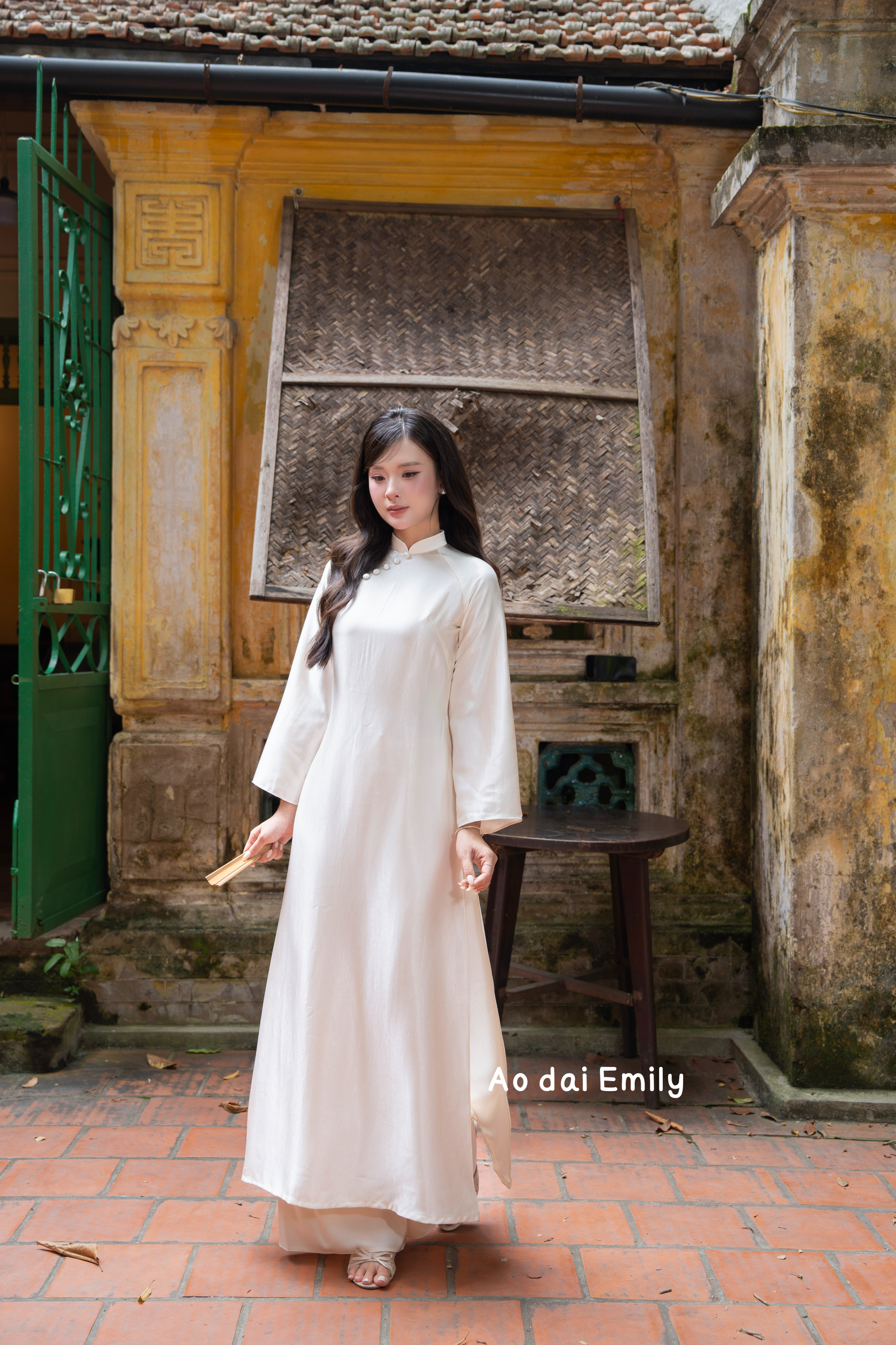 Cream Loose modern ao dai with buttons design| Pasque Flower