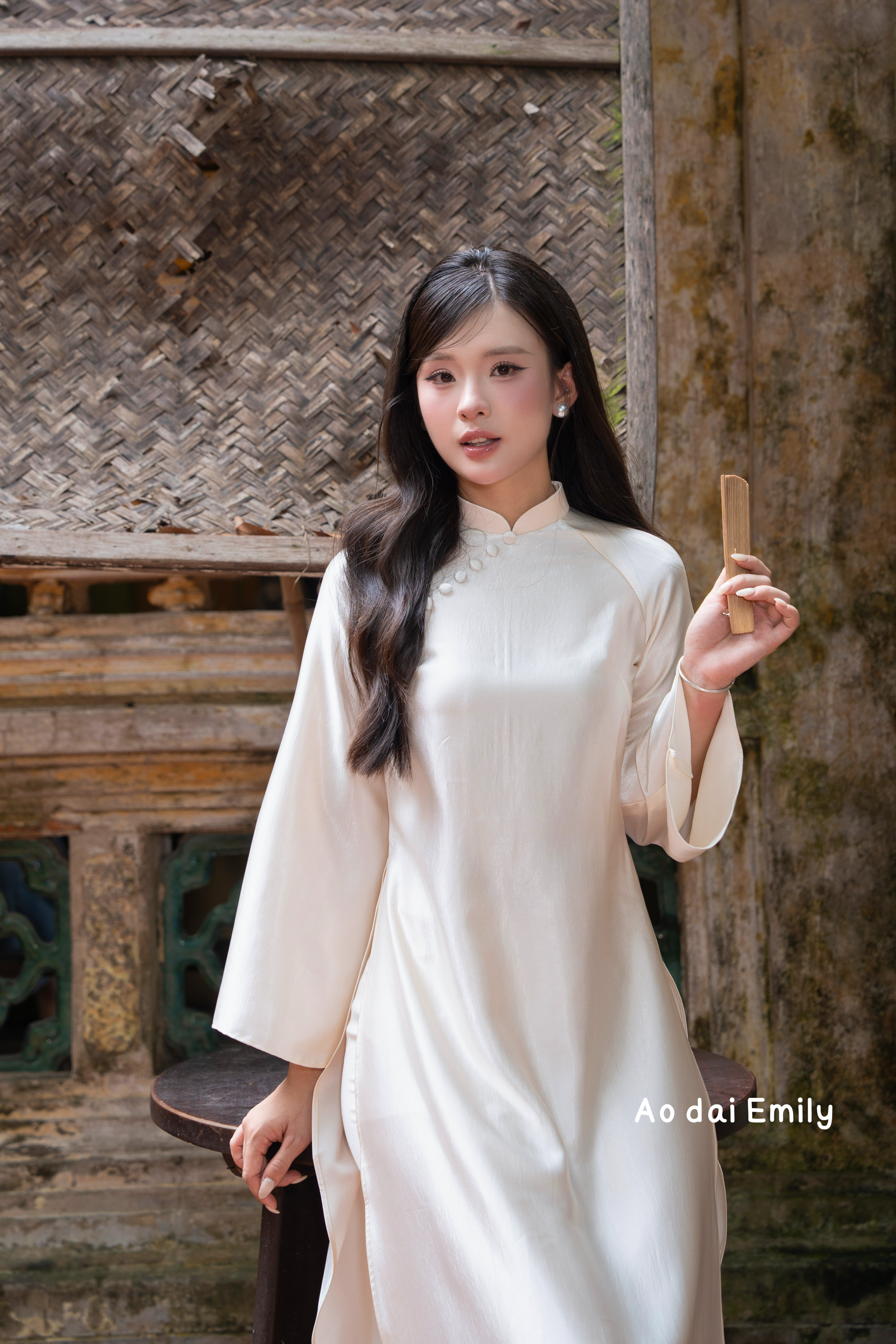 Cream Loose modern ao dai with buttons design| Pasque Flower