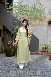 Modern ao dai with embroidery flowers | Lantana