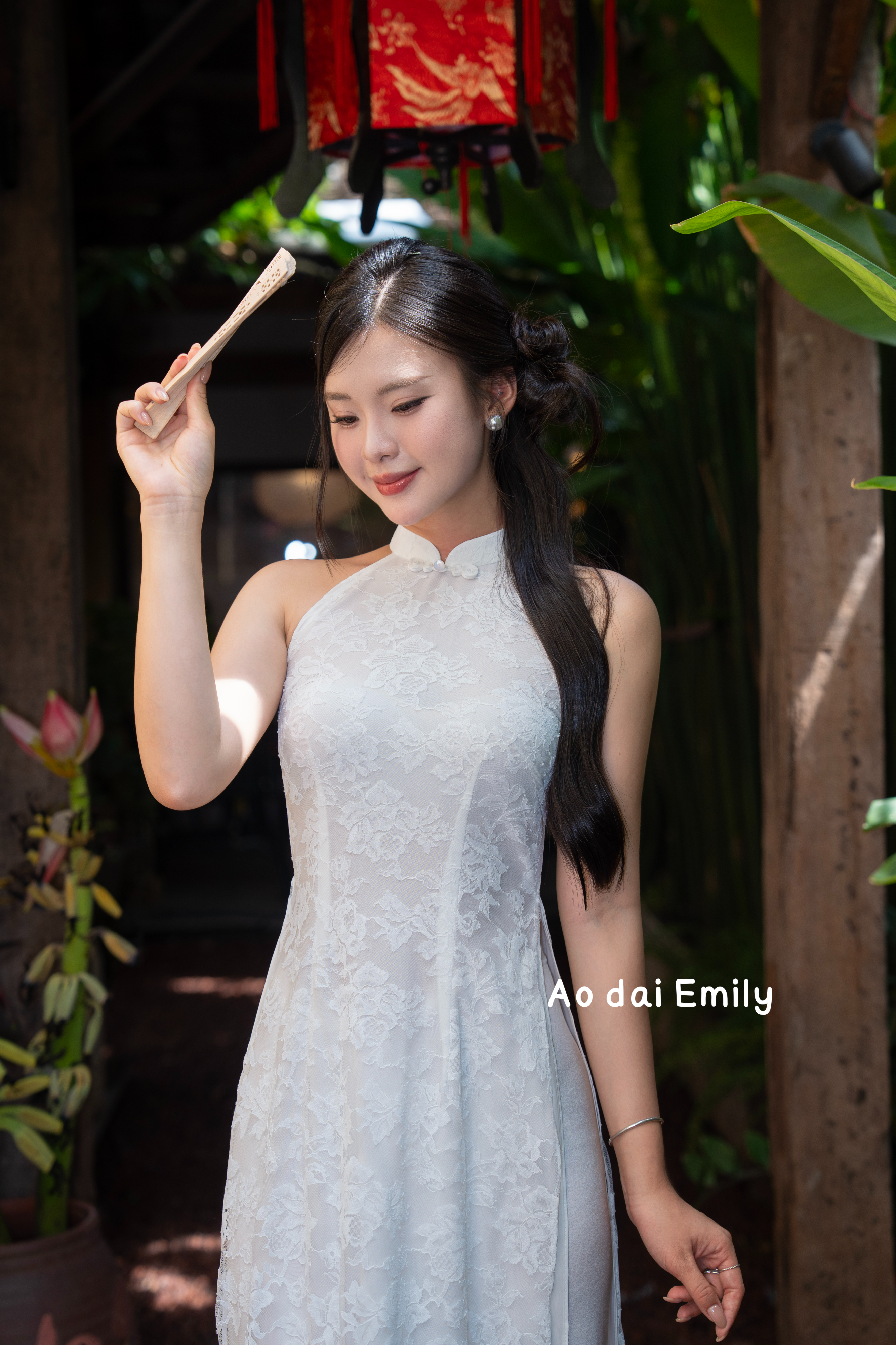 White Sleeveless Lace Pre made ao dai|Garden Peony