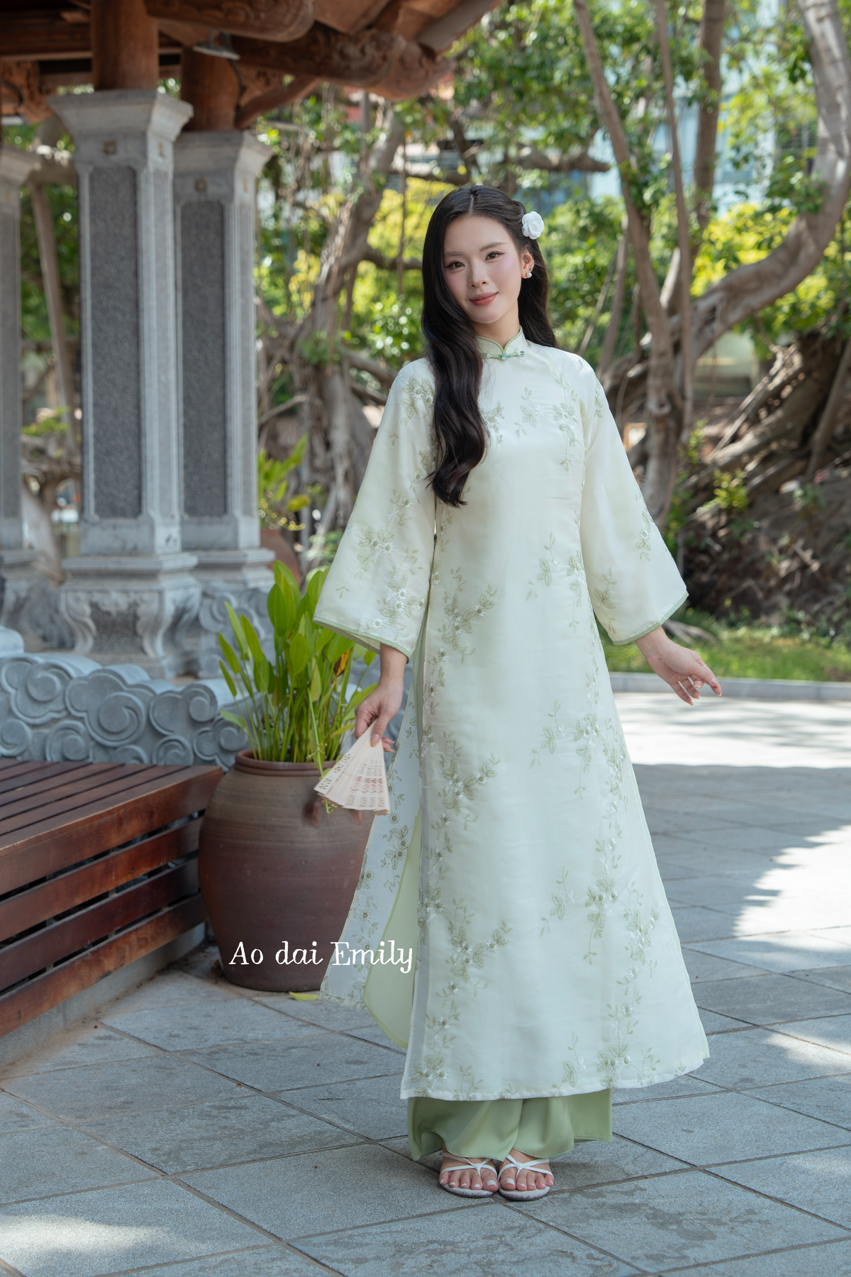 Avocado Green loose style ao dai with embroidery patterns| Shasta daisy