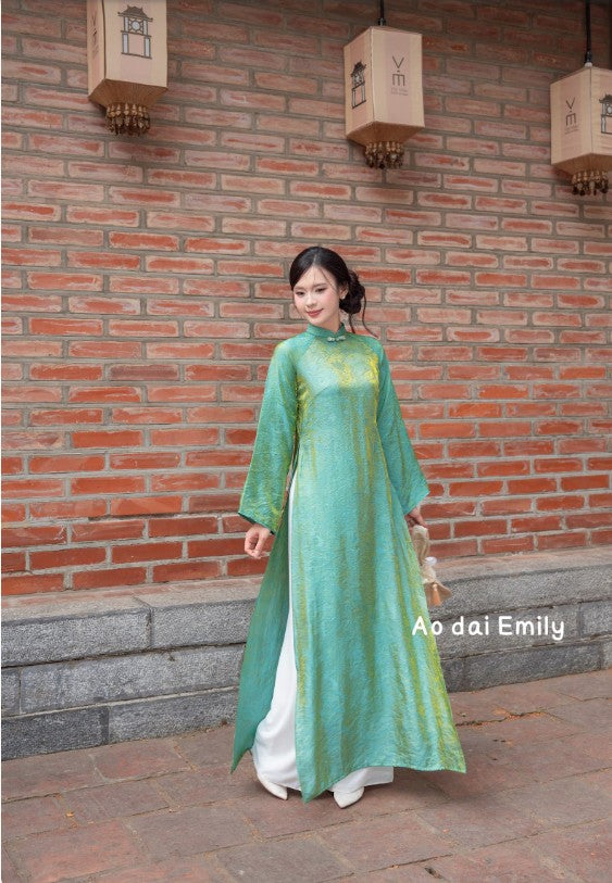 Loose Green modern ao dai with button collar | Coral bell