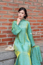 Loose Green modern ao dai with button collar | Coral bell