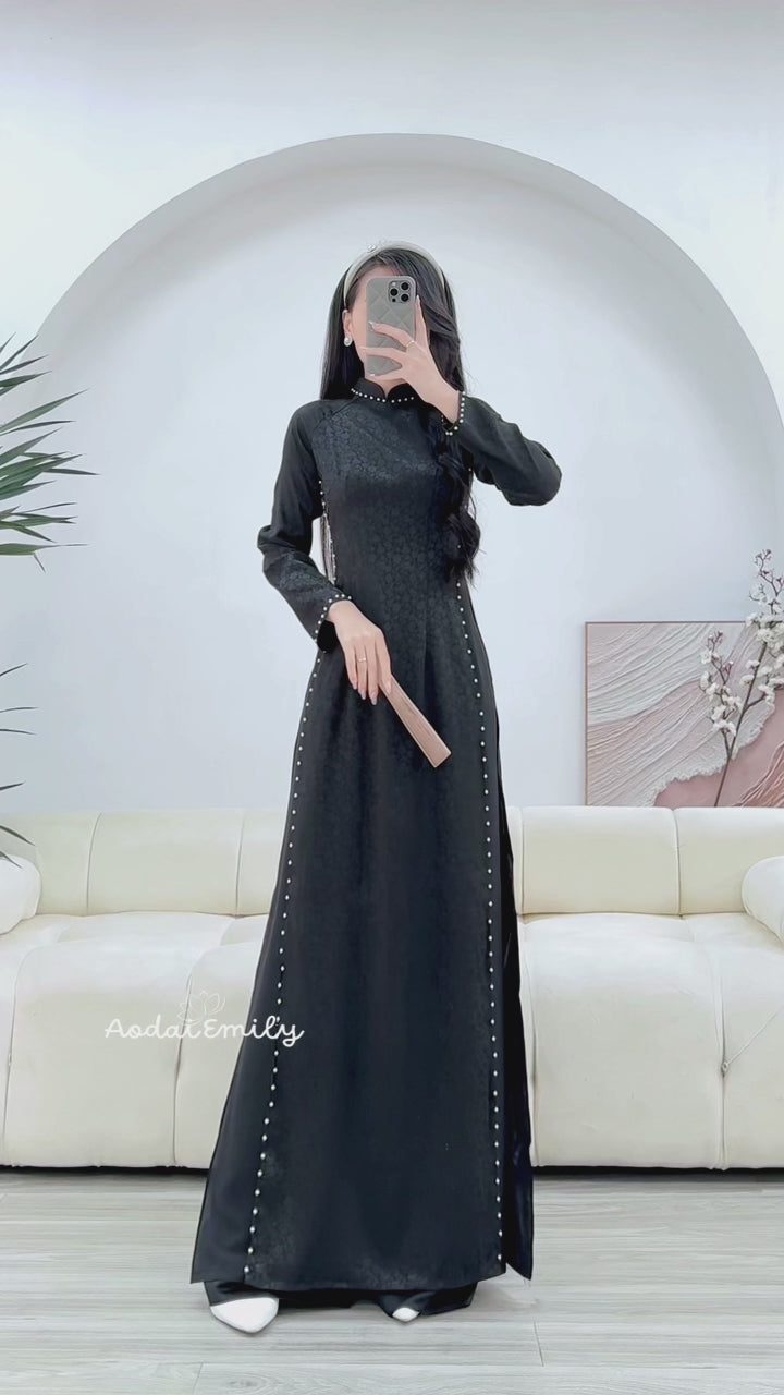 Load video: Black ao dai set with pearls