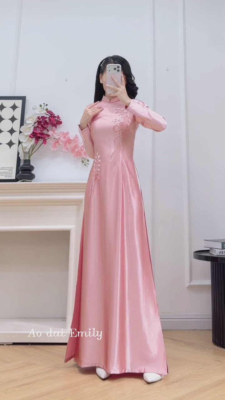 Load video: Traditional ao dai with flowers beading design| Ljubeca