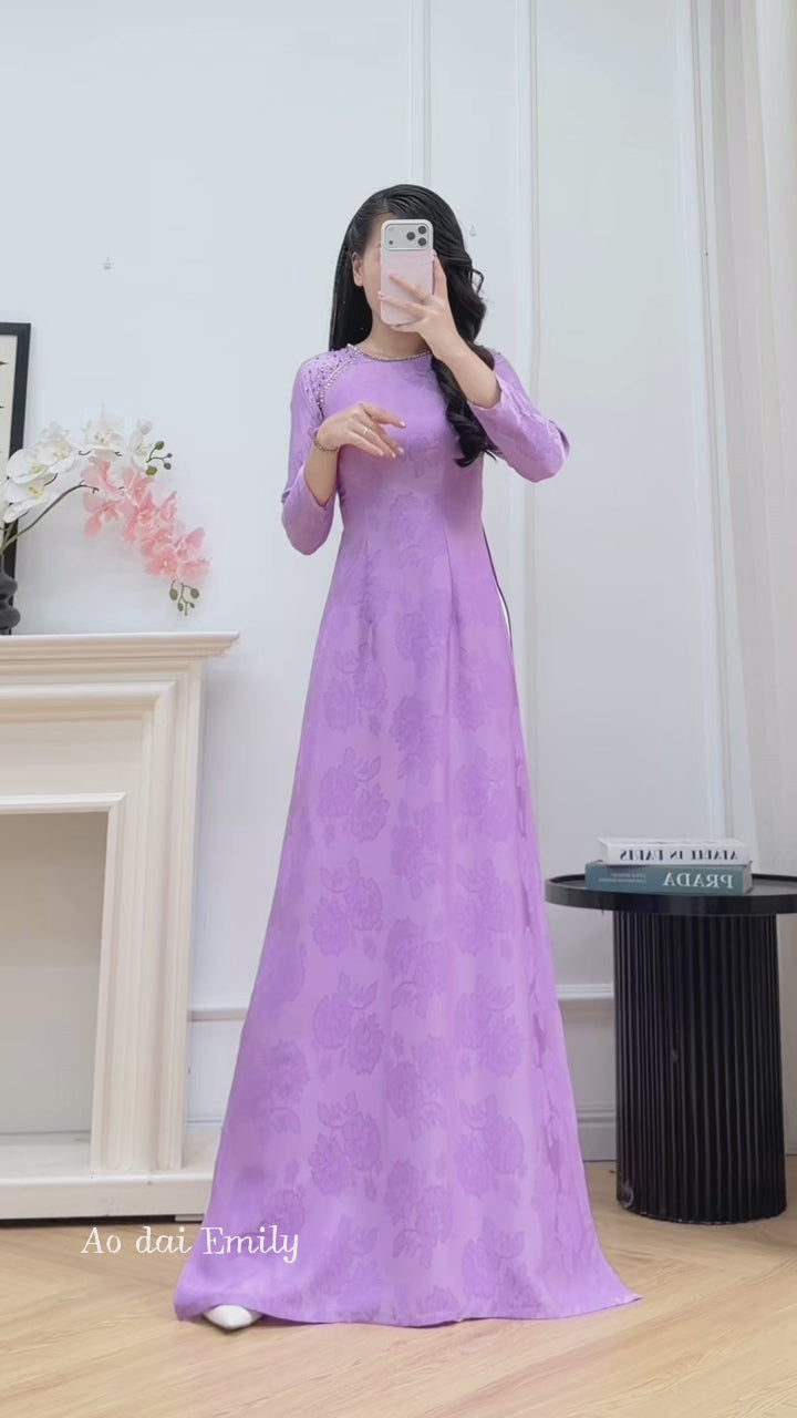 Load video: Ao dài with crystals beading collar |  Flowers pattern| Snapdragon
