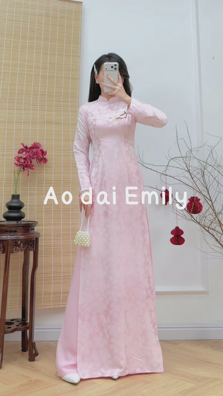 Load video: Cotton candy Pink Ao Dai Gấm set with embroidery