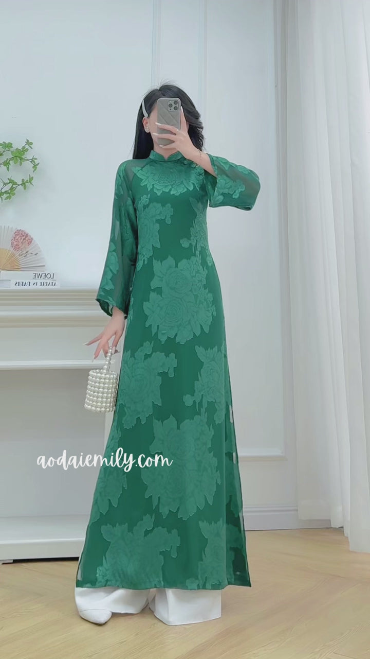 Load video: Loosing style Green modern ao dai