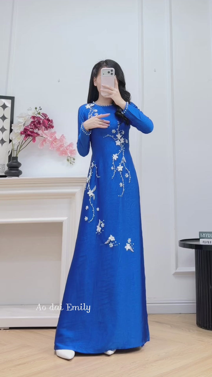 Load video: Blue Sapphire ao dai with beading design| Anemone