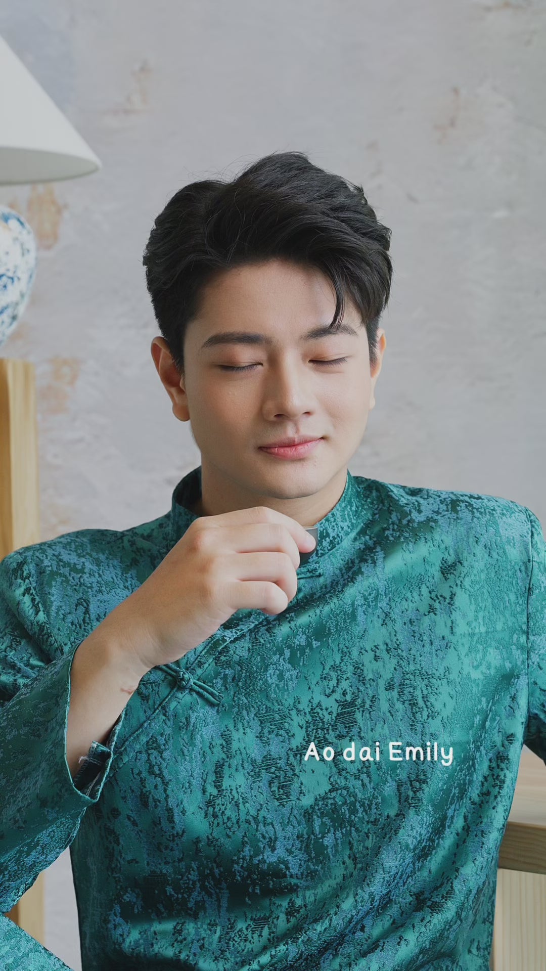 Load video: Ao dai for men| Aidi