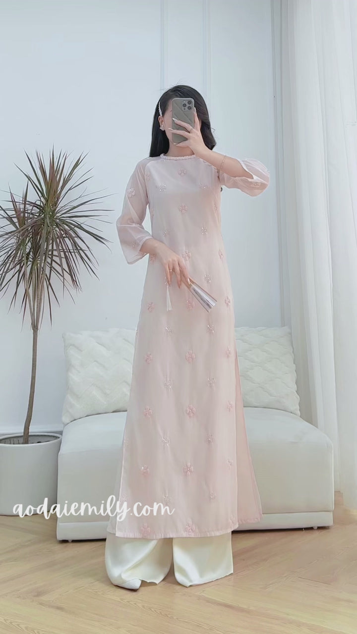 Load video: Light Pink modern ao dai with crystals flowers