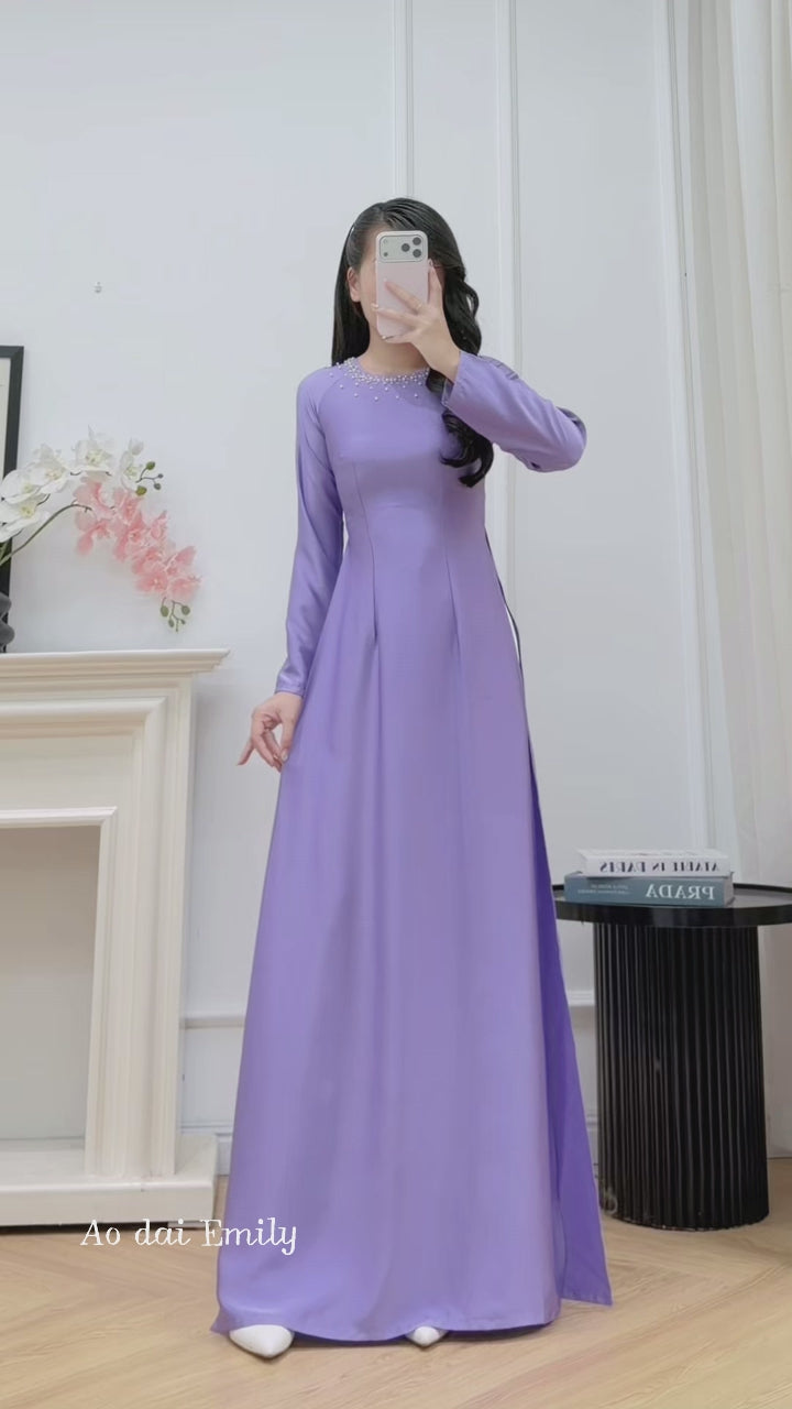 Load video: Simple plain Purple ao dai with beading crystals | Deutzia gracilis