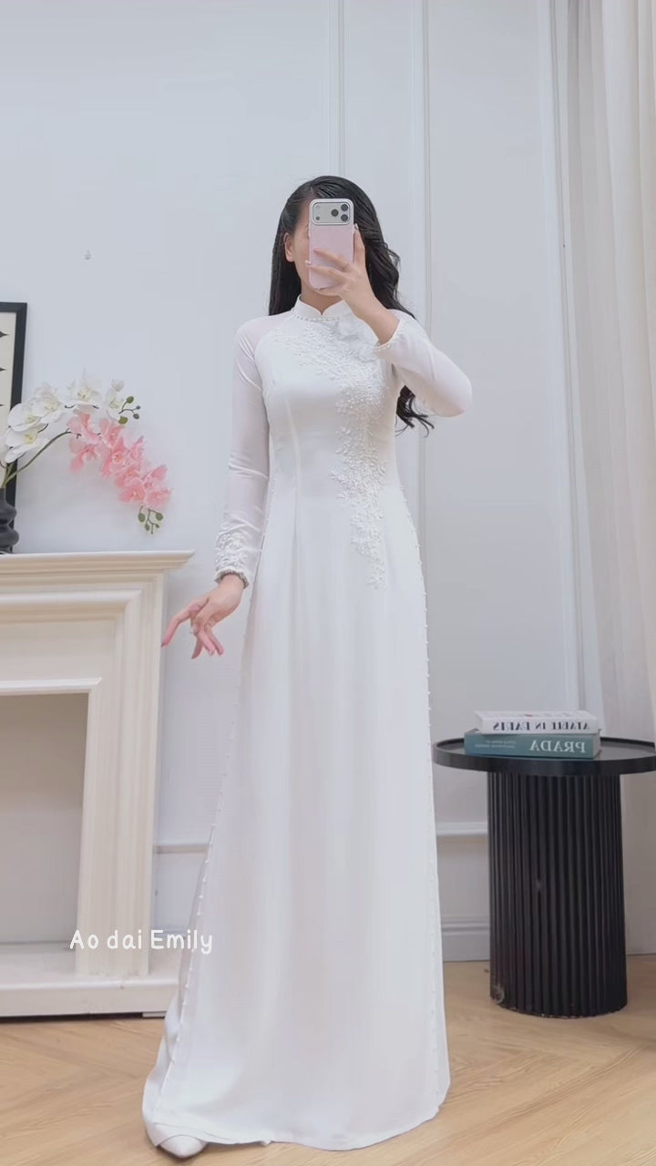 Load video: White Ao dai with designed crystals, pearls and 3D flowers| White cactus